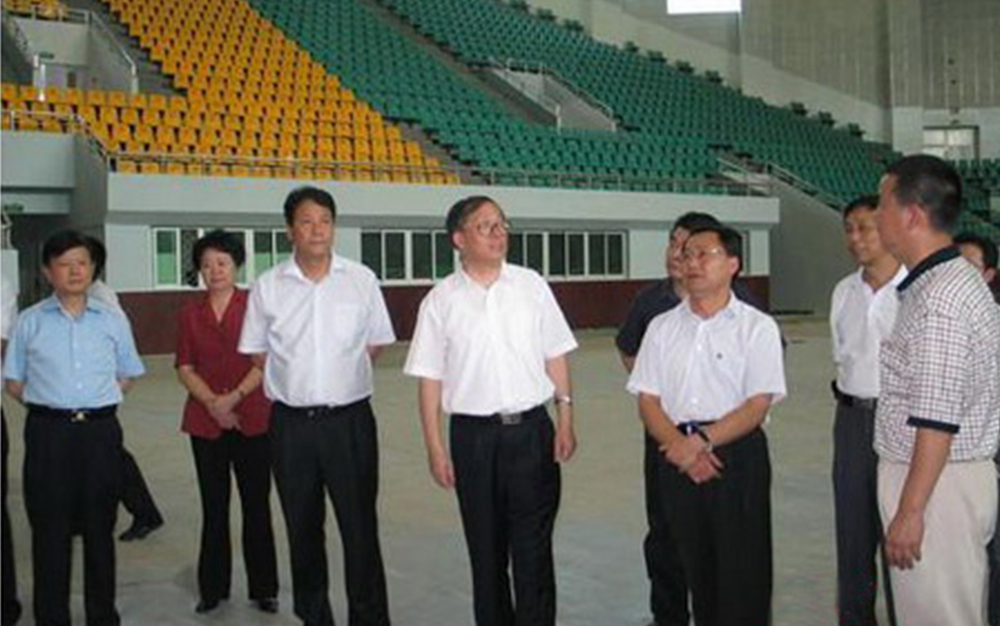 时任湖北省委书记、省人大主任李鸿忠视察恒峰g22集团武当山体育馆项目部